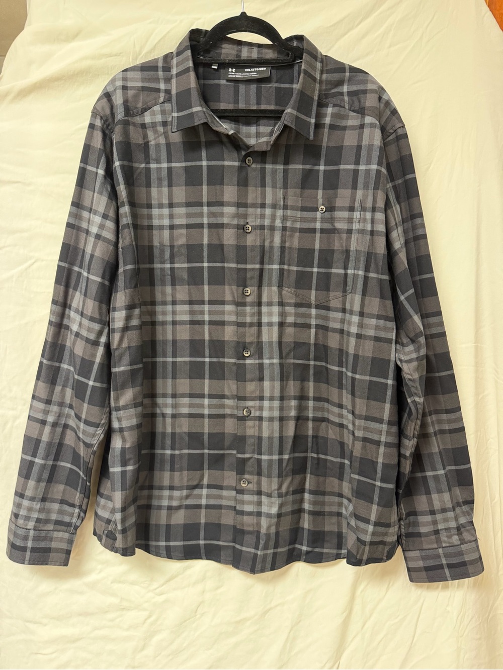 Under Armour Men’s Long Sleeved Button Down Black/Grey Plaid Size XXL